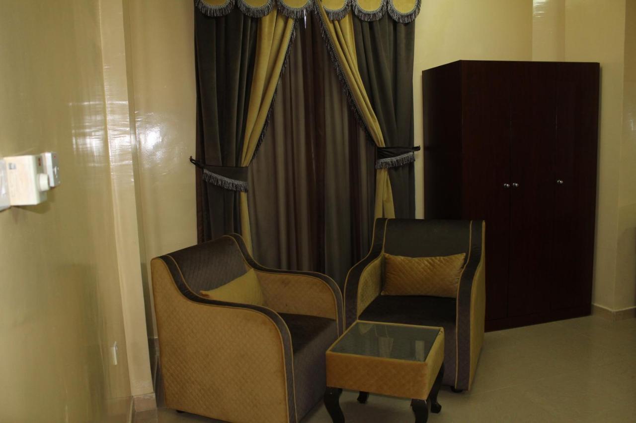 Al Aman Hotel Apartment Al Buraimi Esterno foto