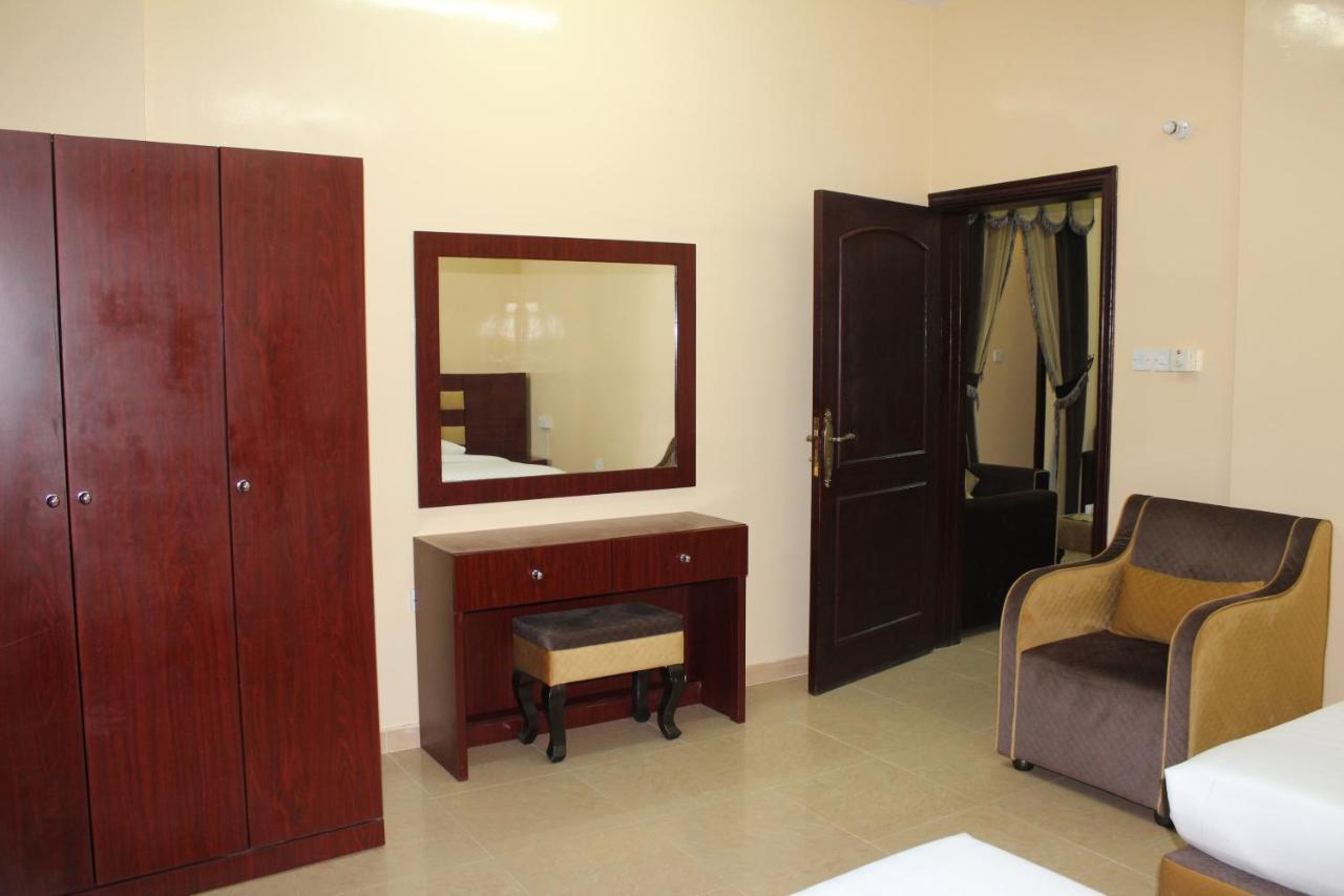 Al Aman Hotel Apartment Al Buraimi Esterno foto