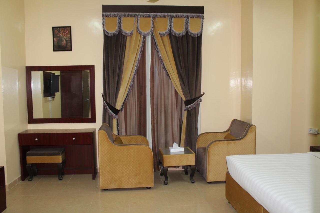 Al Aman Hotel Apartment Al Buraimi Esterno foto